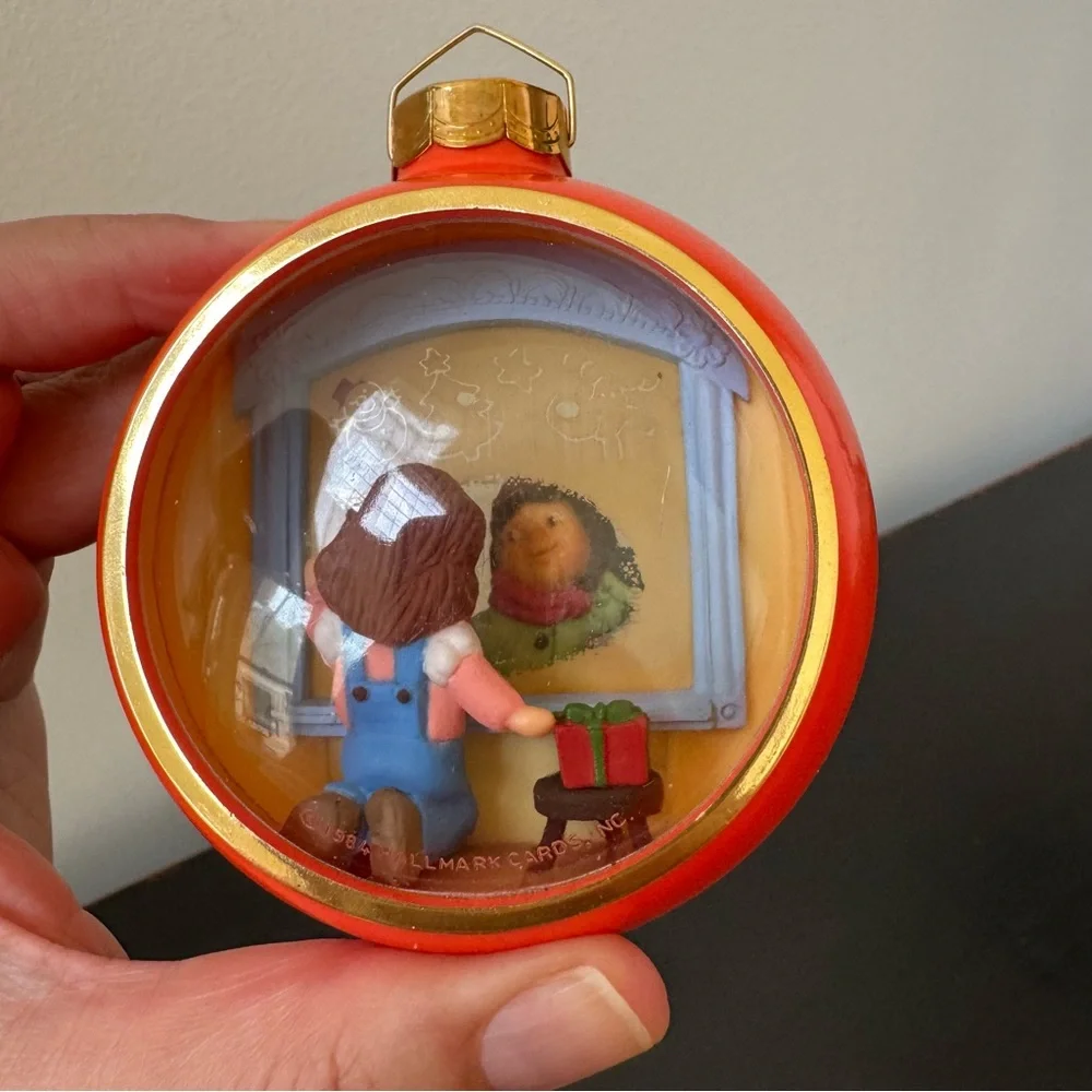 1984 Hallmark Keepsake Christmas Ornament Holiday Friendship Peek Thru Ball
